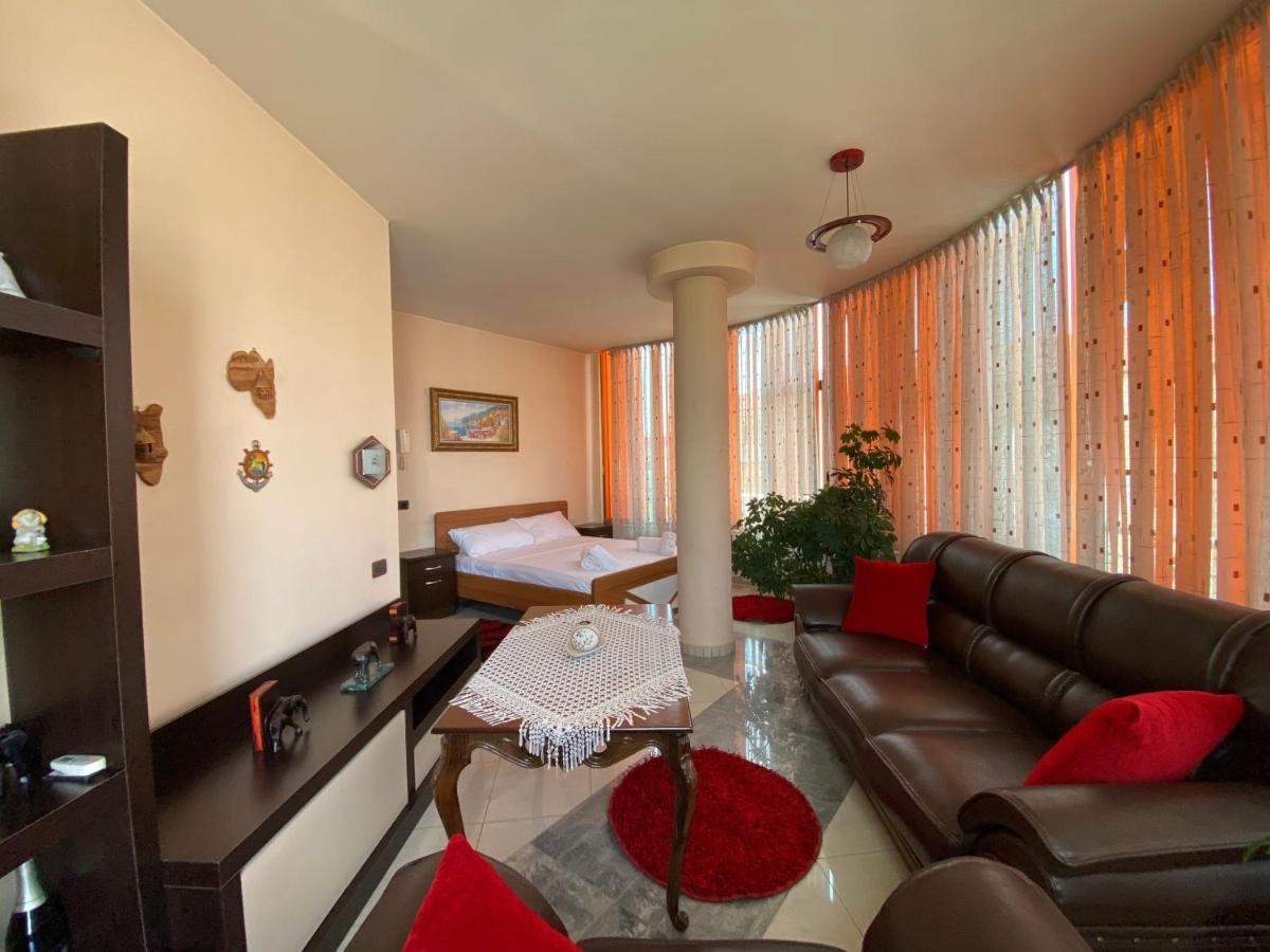 Hotel W Bush Square Fushe-Kruje Ngoại thất bức ảnh