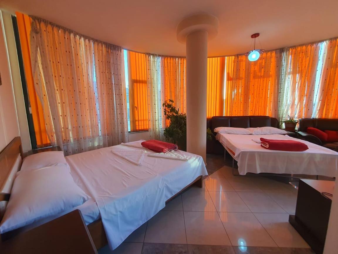 Hotel W Bush Square Fushe-Kruje Ngoại thất bức ảnh