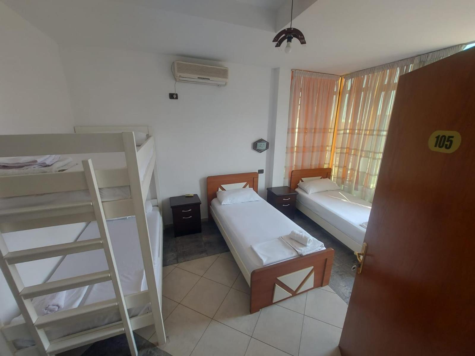 Hotel W Bush Square Fushe-Kruje Ngoại thất bức ảnh